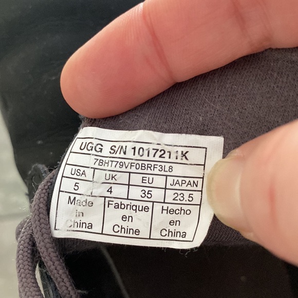 Gently used for special occasion UGG - Picture 4 of 5